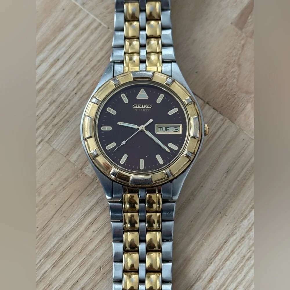 Seiko Rare Vintage Men’s Watch Burgundy Dial Two-Tone Bracelet Case Date Window